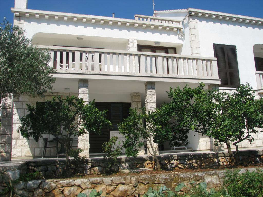 Apartments Blanka Zrnovo Екстер'єр фото