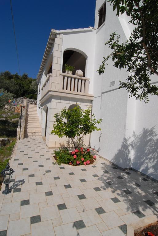 Apartments Blanka Zrnovo Екстер'єр фото