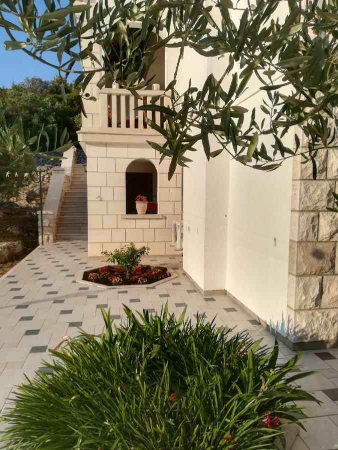 Apartments Blanka Zrnovo Екстер'єр фото